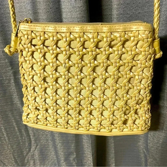 VINTAGE TIANNI GOLDEN PLEATHER WOVEN SHOULDER BAG/ CROSSBODY WITH BRAIDED STRAP - Picture 1 of 9